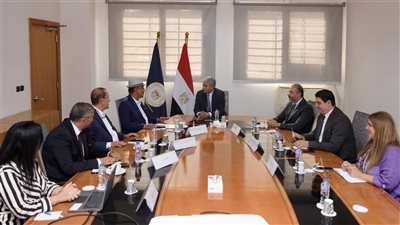 وزير السياحة والآثار يناقش مع مجموعة الحكير الفرص الإستثمارية المتنوعة بمصر 