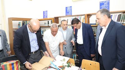 استعدادا للعام الدراسي الجديد.. وزير التعليم يتفقد 9 مدارس بأسيوط 