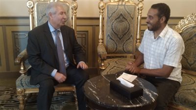 السفير أسامة شلتوت يوجه رسالة للمصريين الراغبين فى العمل بالكويت (حوار)