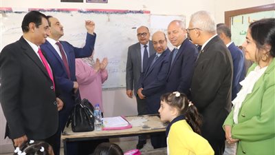 محافظ القاهرة ومدير التعليم يتفقدان عدد من المدارس.. وصدور تنبيهات هامة