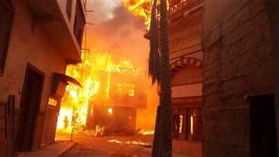 الدفع بقوات الحماية المدنية للسيطرة على حريق مطعم في ميدان لبنان بالمهندسين