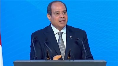 الرئيس السيسي يشاهد آراء الركاب من أهالى شمال سيناء بعد عودة قطار التنمية