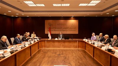 باجتماع المتحف القومي للحضارة.. وزير السياحة والآثار يناقش الباقة المجمعة لزيارة المتاحف 