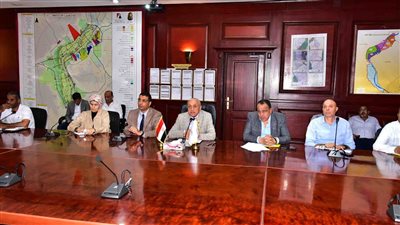 محافظ الأقصر يقرر مد فترة تسديد رسوم تقنين أراضي الدولة (صور)