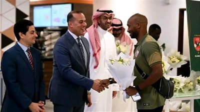 بالصور..وصول الزمالك إلى السعودية والسفير المصري فى إستقبال البعثة بمطار الملك خالد