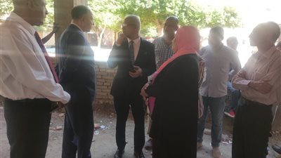 رئيس الإدارة المركزية لشئون المديريات ومدير تعليم القاهرة يتفقدان مدرسة المرج الرسمية للغات