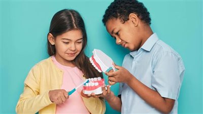 كيف يمكن حماية صحة أسنان الأطفال؟