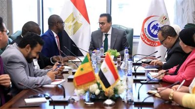 مباحثات بين وزير الصحة والسفير السنغالي.. تعرف على التفاصيل
