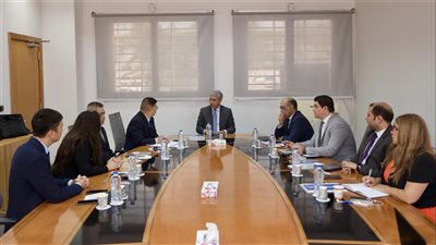 وزير السياحة والآثار يعقد اجتماعًا مع شركة للبواخر السياحية النهرية والبحرية عالميًا