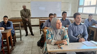 وكيل تعليم القاهرة تتفقد عدد من المدارس بختام الأسبوع الأول للدراسة