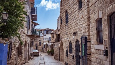 حزب الله يقصف مدينة صفد المحتلة بـ80 صاروخا