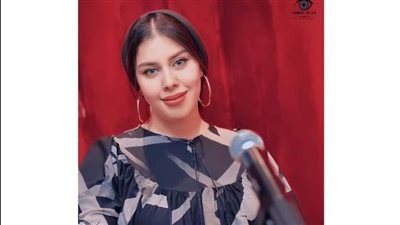 خبيرة التجميل خلود عبدالرحيم تحصل علي جائزة 