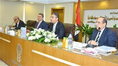 توجيهات جديدة من وزير التموين لتطوير الشركة القابضة للصناعات الغذائية