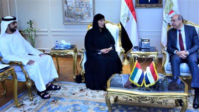وزير الطيران المدني يلتقي سفيرة الإمارات العربية المتحدة بالقاهرة لتعزيز أوجه التعاون