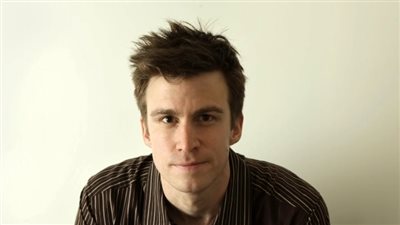 وفاة المغني الأمريكي جافين كريل عن عمر يناهز 48 عامًا