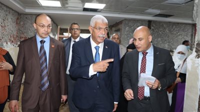 جولة مفاجئة لرئيس جامعة المنوفية بمستشفى الطوارىء