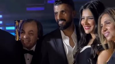 أبرزهم السقا ومي عمر.. نجوم الفن في حفل زفاف ابنة علاء مرسي