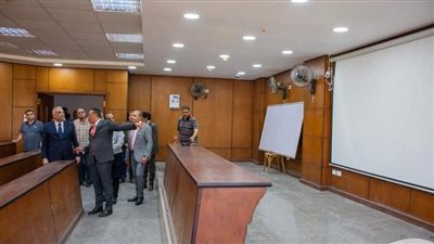 جولة لرئيس جامعة طنطا بكلية الآداب.. اعرف التفاصيل