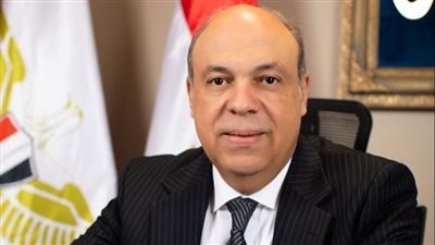 وزير الطيران المدني يؤكد على أهمية التحول الرقمي داخل منظومة العمل 