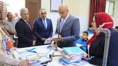 توجيه مهم من وزير التعليم خلال تفقده عددا من مدارس عين شمس