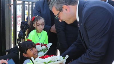 محافظ دمياط يتفقد الأنشطة الرياضية لذوى الهمم بشاطئ قادرون بدمياط الجديدة 