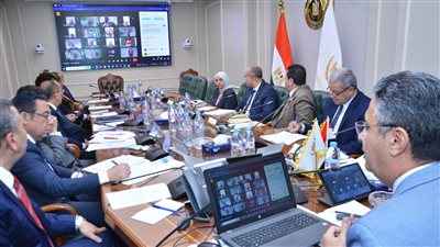 وزير التموين يعقد اجتماعًا عبر الفيديو كونفرانس مع مديري المديريات بالمحافظات 