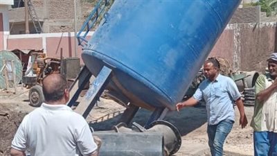 «الهوارى» يتابع أعمال تنفيذ مشروع الصرف الصحي بمدينة الزينية بالأقصر 
