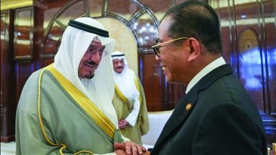 الكويت وماليزيا تبحثان تعزيز التعاون العسكري والتطورات على الساحتين الإقليمية والدولية