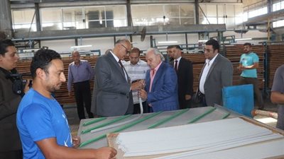 محافظ القليوبية: الدولة حريصة على تقديم مختلف التيسيرات لجذب المستثمرين (صور)