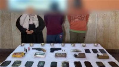 تتزعمها سيدة.. مكافحة المخدارت تضبط عصابة مسلحة لتجارة الكيف بسوهاج