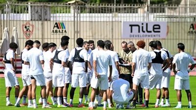 جوميز يعقد جلسة مطولة مع رئيس الجهاز الطبي على هامش تدريبات الزمالك 