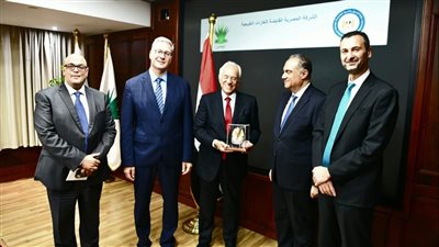 وزير البترول يشهد توقع اتفاق شراكة بين إيجاس وكوبيلوزوس اليونانية 