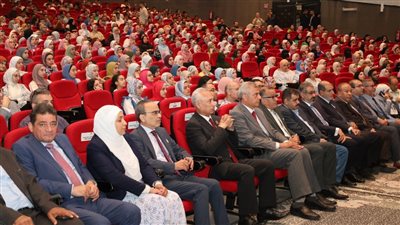 رئيس جامعة المنيا يشهد المؤتمر الأول لأطباء التدريب 