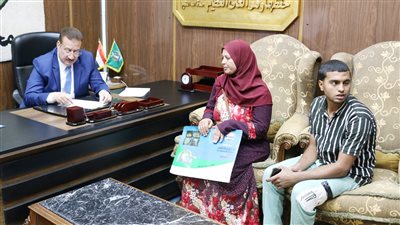 محافظ المنوفية يبحث شكاوى المواطنين ويتخذ إجراءات عاجلة 