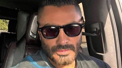 تامر حسني يشيد بتكريم المونتير عمرو عاكف: 