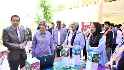 جامعة الأقصر تنظم حفلًا لاستقبال الطلاب الجدد للعام الدراسي الجديد (صور)