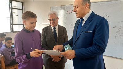 رئيس الإدارة المركزية للتعليم بمصروفات ومدير تعليم القاهرة يتفقدان سير العملية التعليمية 