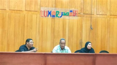 رئيس مدينة إسنا يعقد اجتماعًا ليبحث شكاوى المواطنين جنوب الأقصر (صور)