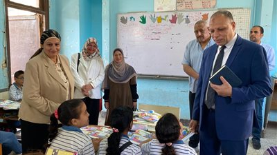 مدير تعليم القليوبية ورئيس الإدارة المركزية يتفقدان انتظام العملية التعليمية بإدارة شبين القناطر 