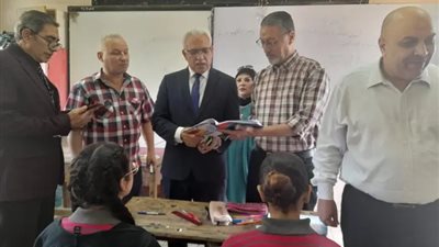 مدير «تعليم القاهرة» يشدد على تطبيق القرارات المنظمة لأعمال السنة والتقييمات الأسبوعية 