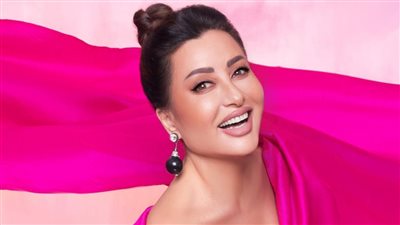 أيرزهم لطيفة.. ليلة عمانية تجمع النجوم العرب على المسرح الكبير