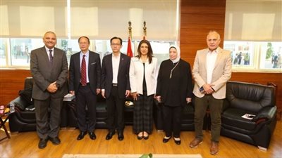 تفاصيل زيارة وفد جامعة شنغهاي لـ الجامعة المصرية الصينية