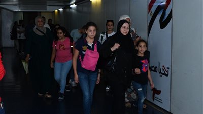 مصر للطيران تُسيير رحلة جوية استثنائية لنقل 304 مصريًا المقيمين بدولة لبنان 