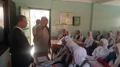 وكيل تعليم كفر الشيخ ومدير الأزمات بالوزارة.. يتابعان انتظام الدراسة في عدد من المدارس