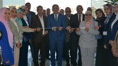 رئيس الجامعة يفتتح المعرض الفني للطلاب الموهوبين بمحافظة دمياط