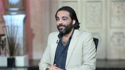 باحث: إيلون ماسك معاون 