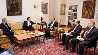 تفاصيل لقاء وزير الخارجية مع وزير الدولة البريطانى للشرق الأوسط وشمال إفريقيا 