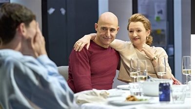 مارك سترونج ومانفيل يحولان رواية 