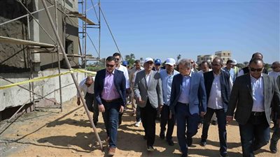 رئيس الوزراء يتفقد محطة مياه العدوة ضمن مشروعات «حياة كريمة»