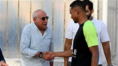 حسين لبيب يصل أبوظبي لمؤازرة لاعبي الزمالك في السوبر المحلي